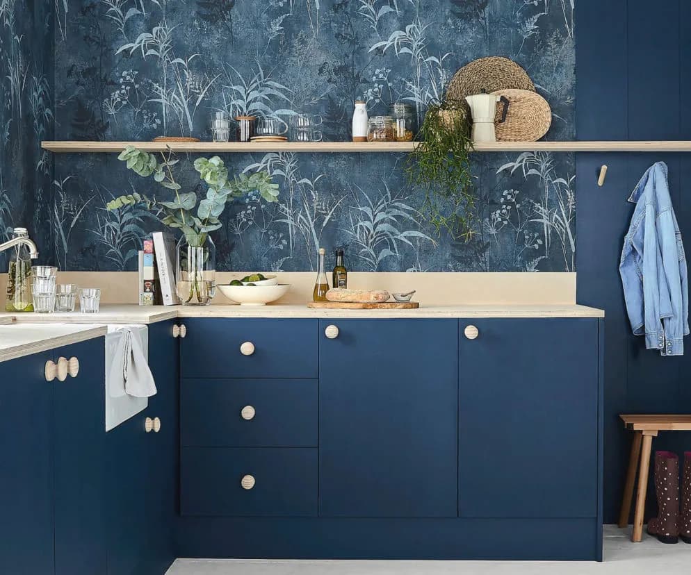 Jak wykończyć ścianę w kuchni? Modne i praktyczne rozwiązania 2026