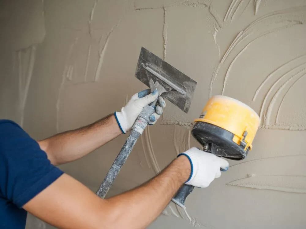 Samodzielne nakładanie tynku dekoracyjnego: Poradnik krok po kroku